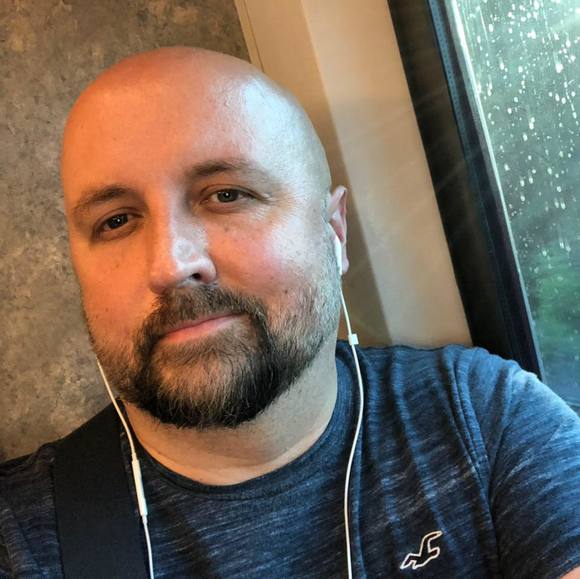 Profile Picture of Les Lorek (@leszekisaries) on Poshmark