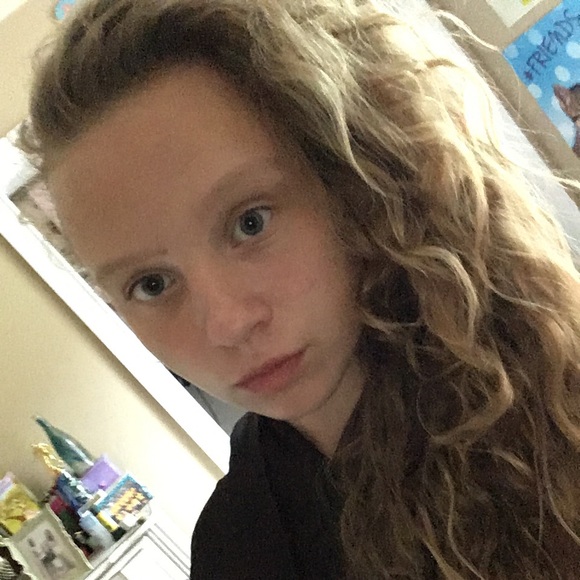 Profile Picture of Keira Schoffler (@kschoffler) on Poshmark