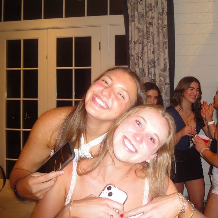 Profile Picture of Alice (@alicegash) on Tiktok