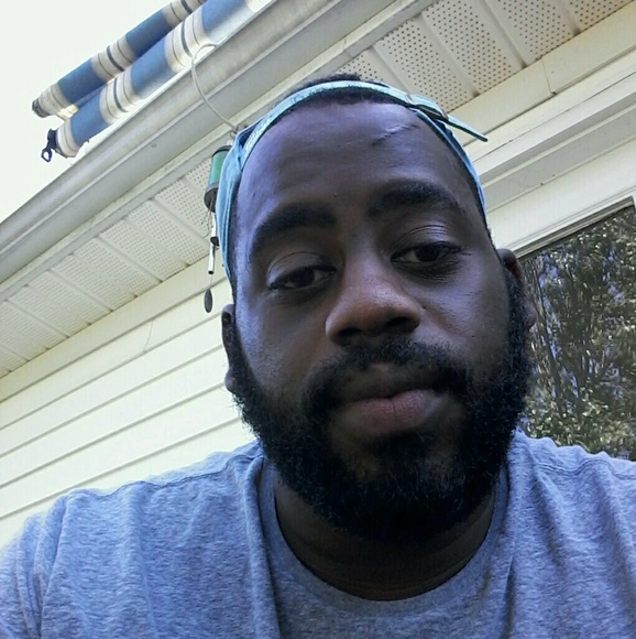 Profile Picture of Geoffrey Mason (@gmason573) on Poshmark
