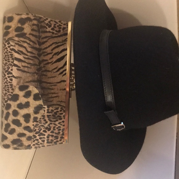 Profile Picture of Carolina Nazor (@caronazor) on Poshmark