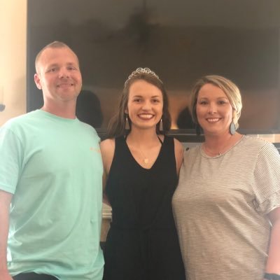 Profile Picture of Shelli Alexander (@ShelliAlexand18) on Twitter