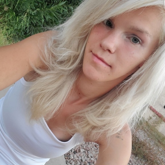 Profile Picture of Alisha Cherrier (@llynnc2020) on Poshmark