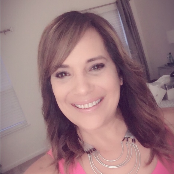 Profile Picture of Myrna Guzman (@poncemg) on Poshmark