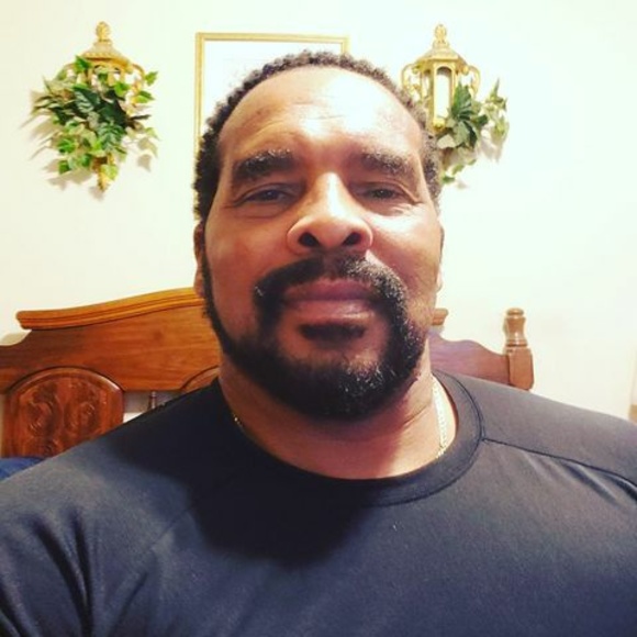 Donald Thompson - Poshmark Profile Picture of Donald Thompson (@donaldpooh25) on Poshmark