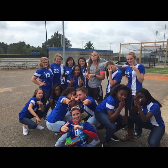 Profile Picture of Tiffany Menoscal (@tiff8669) on Poshmark