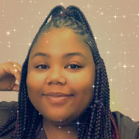 Profile Picture of Shanel Jones (@shaneljones) on Poshmark