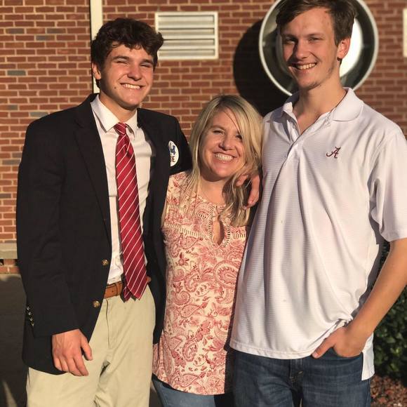 Heidi Kinsella - Poshmark Profile Picture of Heidi Kinsella (@heidi_kinsella) on Poshmark