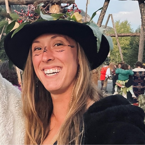 Kelsey Cirrito - Poshmark Profile Picture of Kelsey Cirrito (@kceezy) on Poshmark