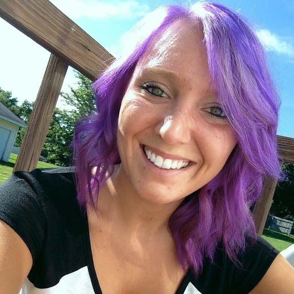 Profile Picture of Brittany Ohmes (@brittanyohmes) on Poshmark