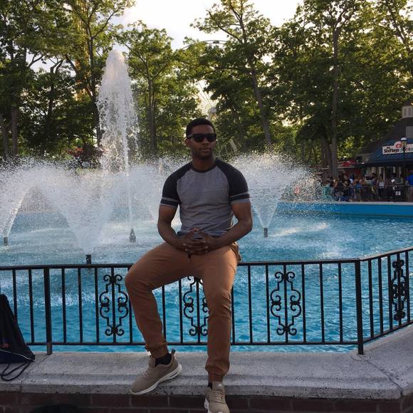 Profile Picture of Theo Ogendi (@togendi) on Poshmark