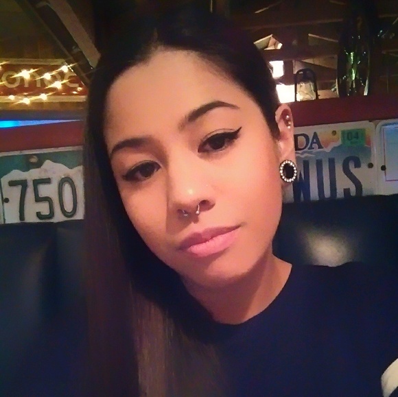 Profile Picture of Victoria Guron (@d0llface65) on Poshmark
