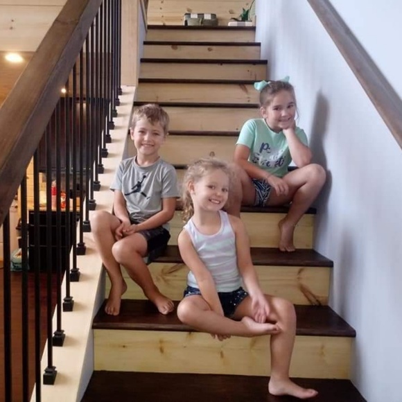 Profile Picture of Jessica Adkinson (@jessicaadkinson) on Poshmark