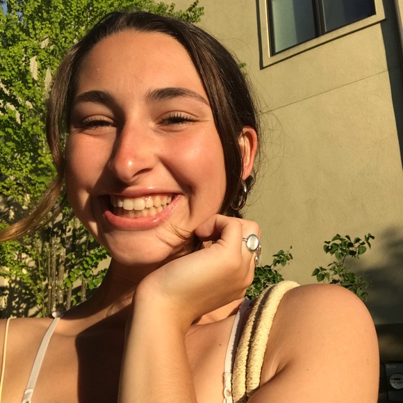 Profile Picture of Livia Paschke (@livia_p) on Poshmark