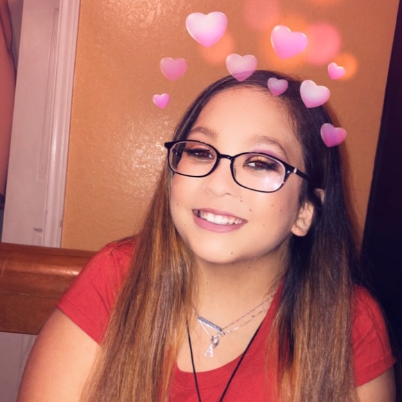 Ariel Moreno - Poshmark Profile Picture of Ariel Moreno (@arielmoreno_) on Poshmark