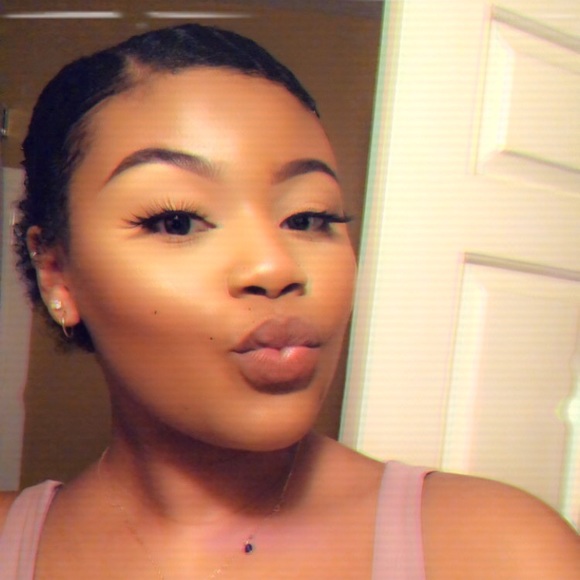 Profile Picture of Brailey Gist-jones (@braileygj) on Poshmark