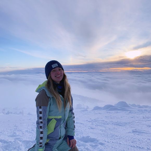 Profile Picture of Natasha Arbon (@natashaarbon) on Poshmark