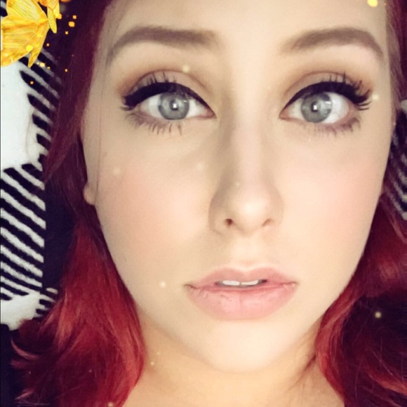 Profile Picture of Tori Goller (@tori_goller) on Poshmark