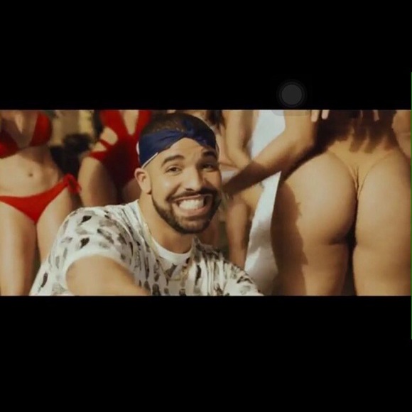 Profile Picture of Michael Deschamps (@mikeyjordan) on Poshmark