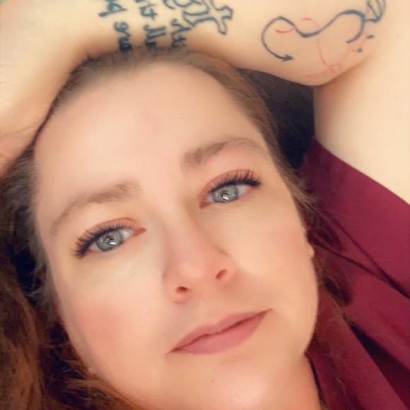 Profile Picture of Christina Everhart (@tailes6) on Poshmark