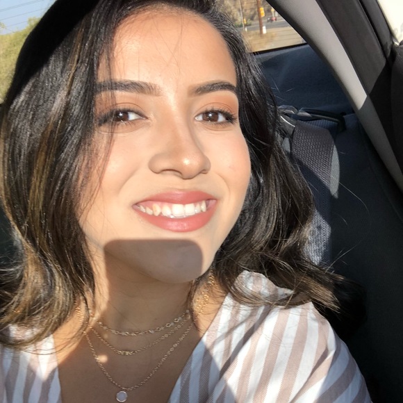 Alexia Hernandez - Poshmark Profile Picture of Alexia Hernandez (@ahernandez605) on Poshmark