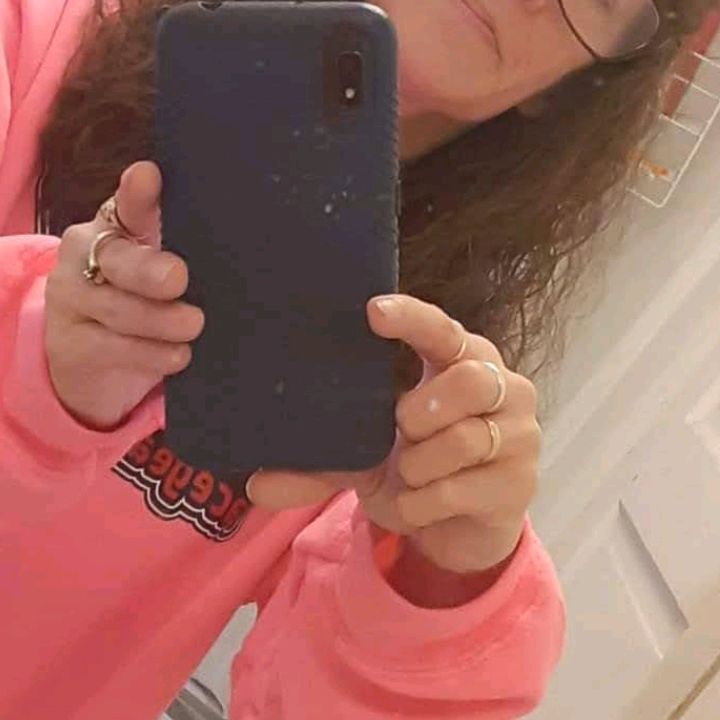 Profile Picture of Robin Heminway (@robinhines8) on Tiktok