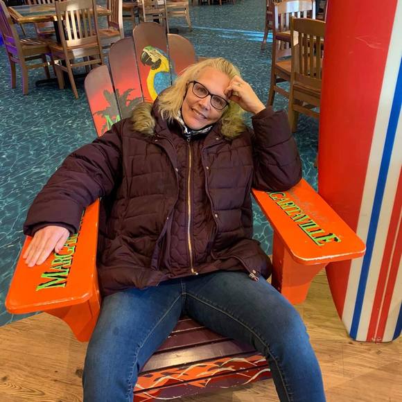 Profile Picture of Robin Franduto (@robinfranduto) on Poshmark