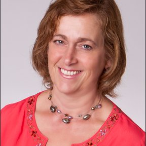 Profile Picture of Laura  Irizarry (@lauirirr2) on Twitter