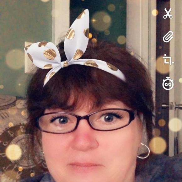 Profile Picture of Jackie Foss (@jackie_foss) on Poshmark