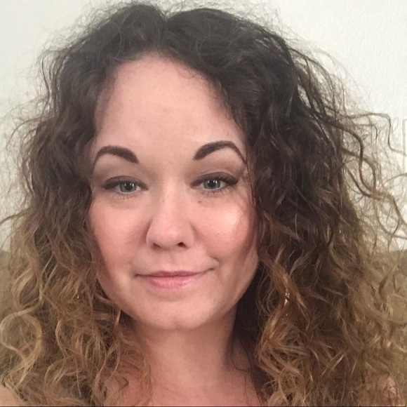 Profile Picture of Melody Keller (@melody410) on Poshmark