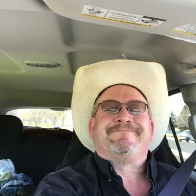 Profile Picture of Ernie Gonzalez (@egonzalez82651) on Twitter