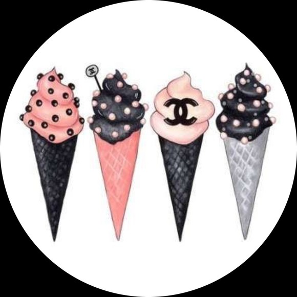 Profile Picture of Megan Feheley (@meganfeheley) on Poshmark