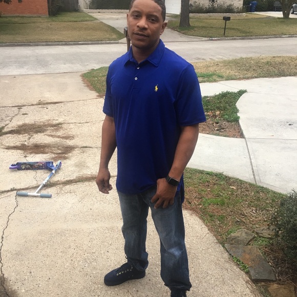 Profile Picture of Vincent Smith (@vincentsmith9) on Poshmark