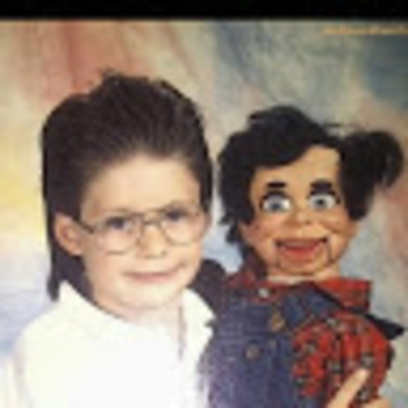 Profile Picture of Thomas Yoder (@thatbunchie) on Poshmark
