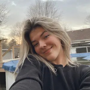 Profile Picture of jay🦖 (@jayda.lortie) on Tiktok