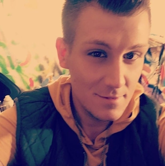 Profile Picture of Steven Hutchison (@steven0789) on Poshmark