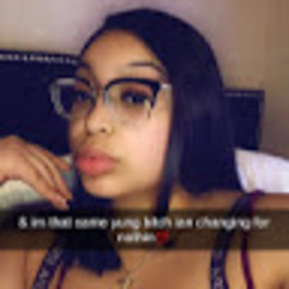 Profile Picture of Genesis Barrera-lucha (@ladiabla327518) on Poshmark