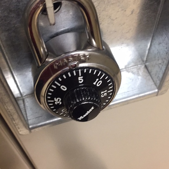 Profile Picture of Megan Champagne (@meg3246) on Poshmark