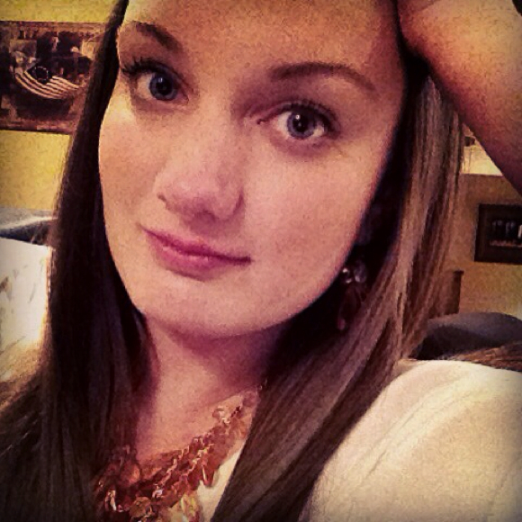 Profile Picture of Caroline Auvil (@c_auvil) on Poshmark