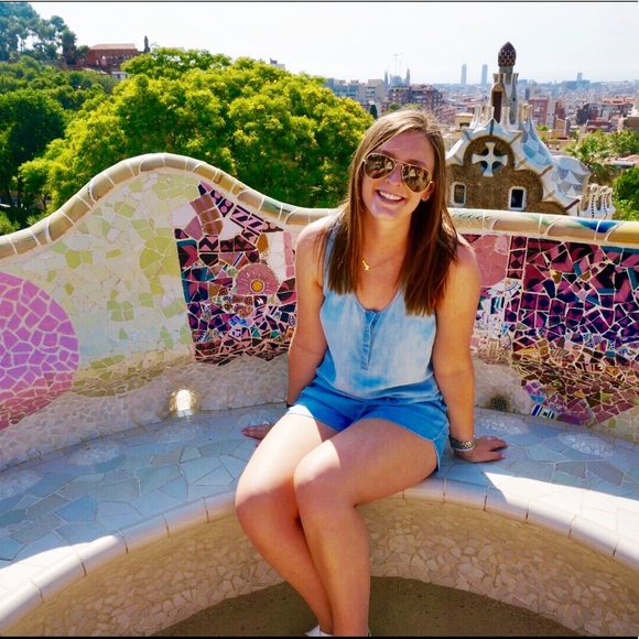 Profile Picture of Emily Beargie (@ebeargie) on Poshmark