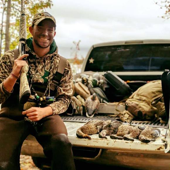 Collin Lake - Poshmark Profile Picture of Collin Lake (@crl130) on Poshmark