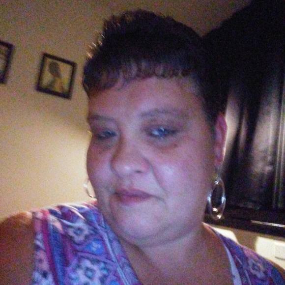 Profile Picture of Michelle Sulls (@shamama001) on Poshmark