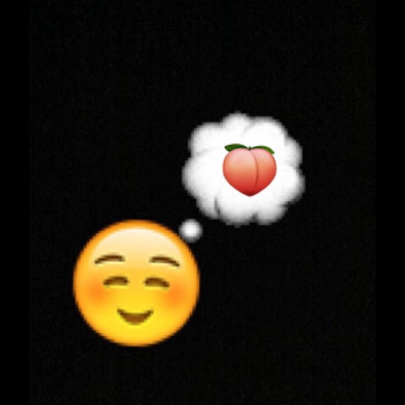 Profile Picture of Kyle Scoggins (@lilsnoike) on Poshmark