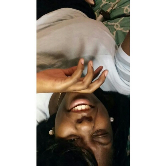 Profile Picture of Jonica Perrin (@jonicaa_) on Poshmark