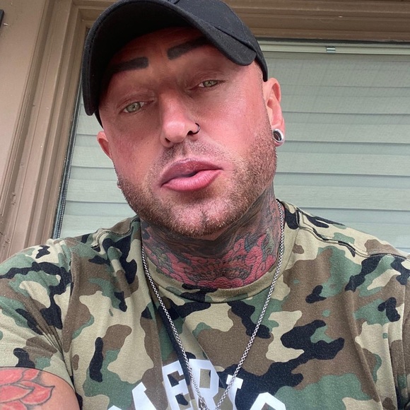 Profile Picture of Chris Bedford (@b3drock) on Poshmark