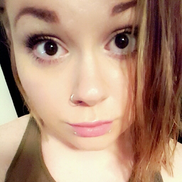 Profile Picture of Michaela Taylor (@kada121411) on Poshmark