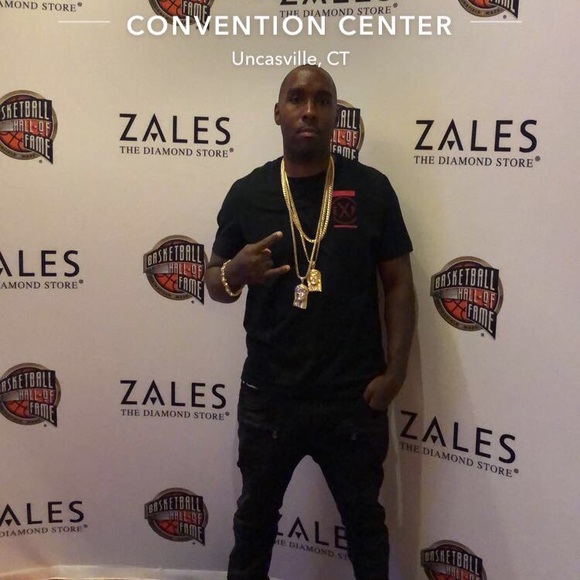 Profile Picture of Donald Weaver (@donweaver) on Poshmark