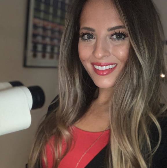 Profile Picture of Heather Cohen (@drheathercohen) on Poshmark