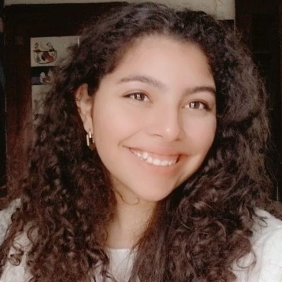 Profile Picture of Leah Rosa (@leah_rosa) on Poshmark