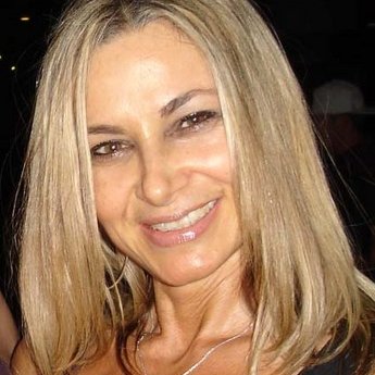 Profile Picture of Debra Hebert (@dhebert87) on Twitter